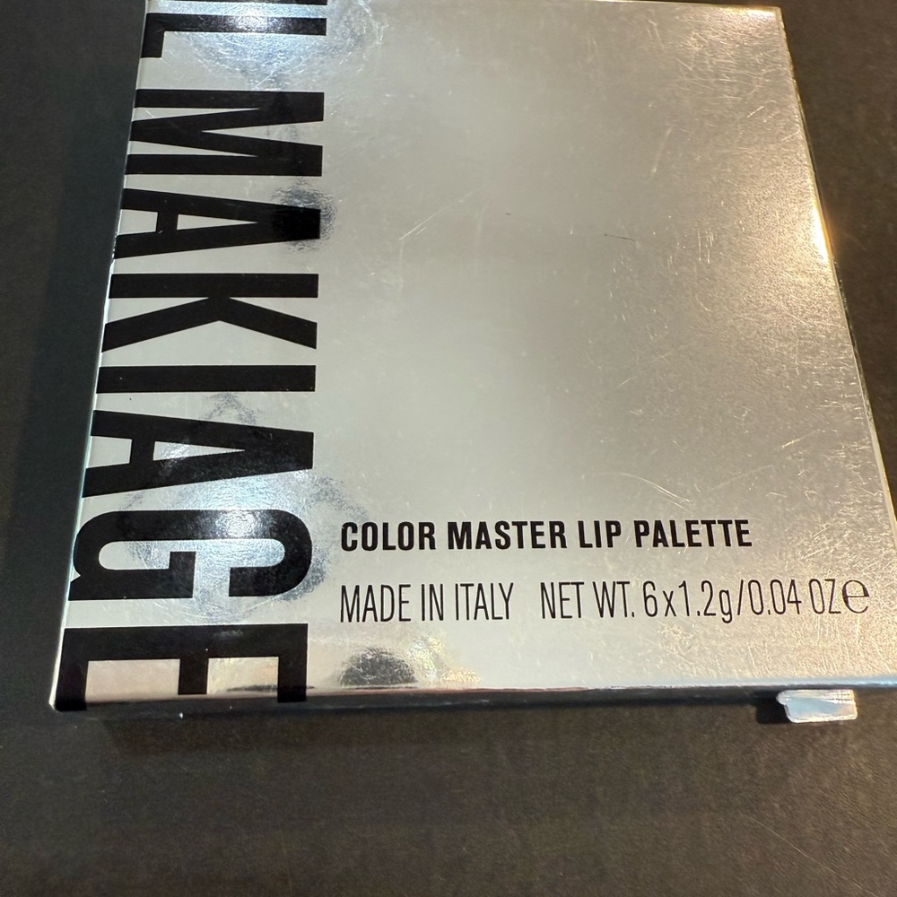 IL MAKIAGE Color Master Lip Palette - Sleek Silver Case